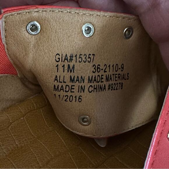 Comfortview tangerine color slip on sandals, silver studs size women’s 11 - Picture 9 of 9